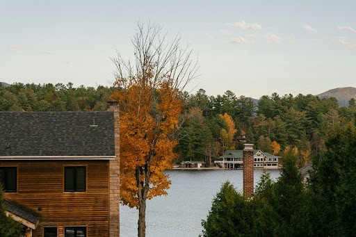 Lake house protected by a financial plan